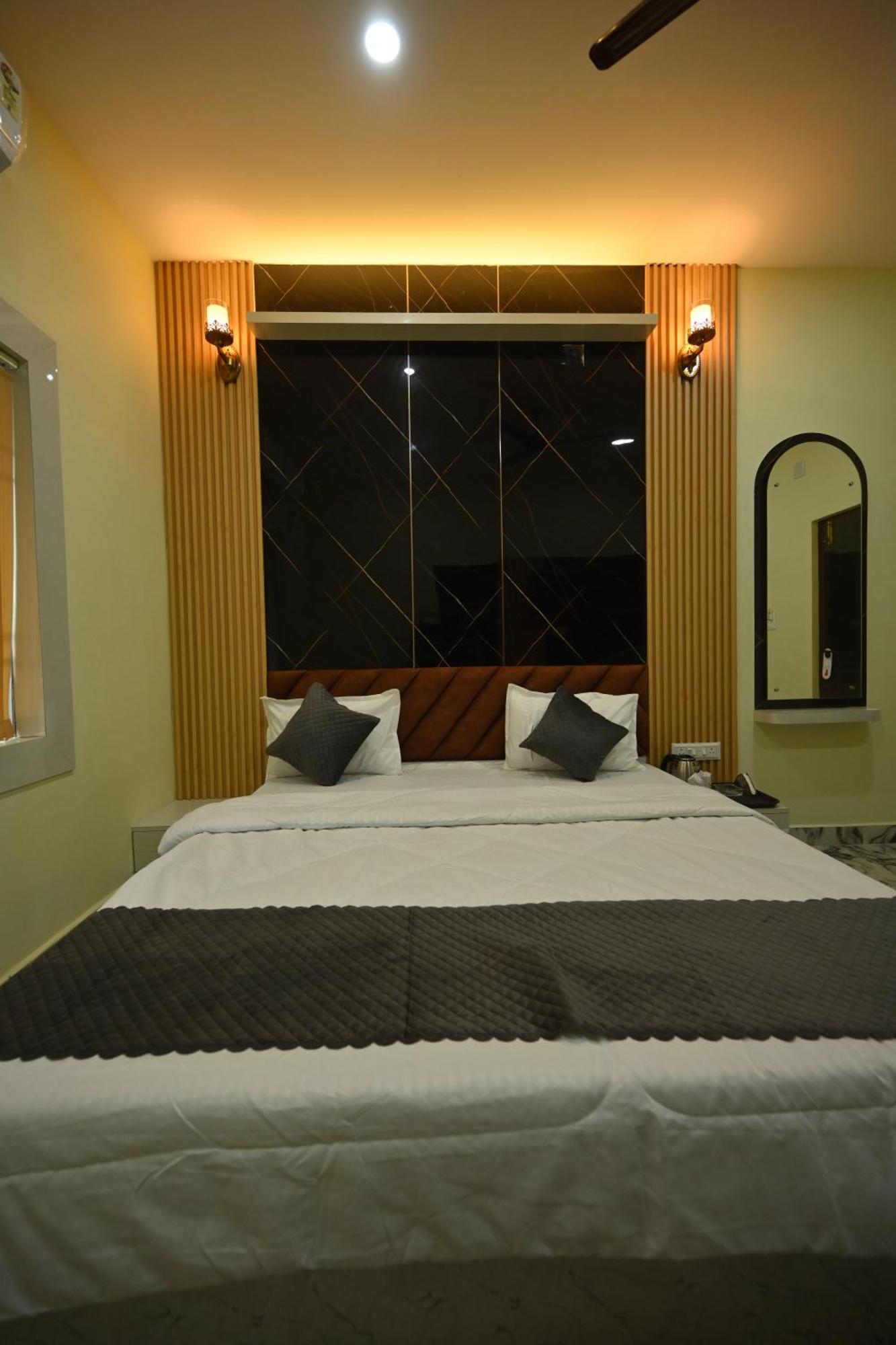 The Vintage Plaza Hotel Baripada Exterior photo